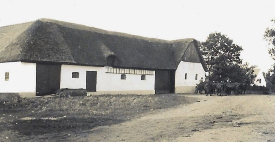 1933 Søren Peter Degns "Degnegården" Tunø Hovedgade 35 (fotograf ukendt)