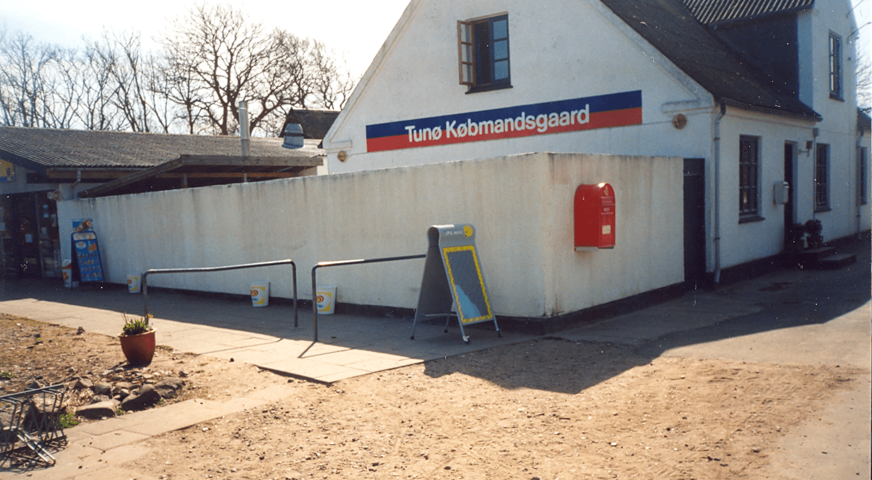 2001 Tunø Hovedgade 33. (foto Karl Johansen)