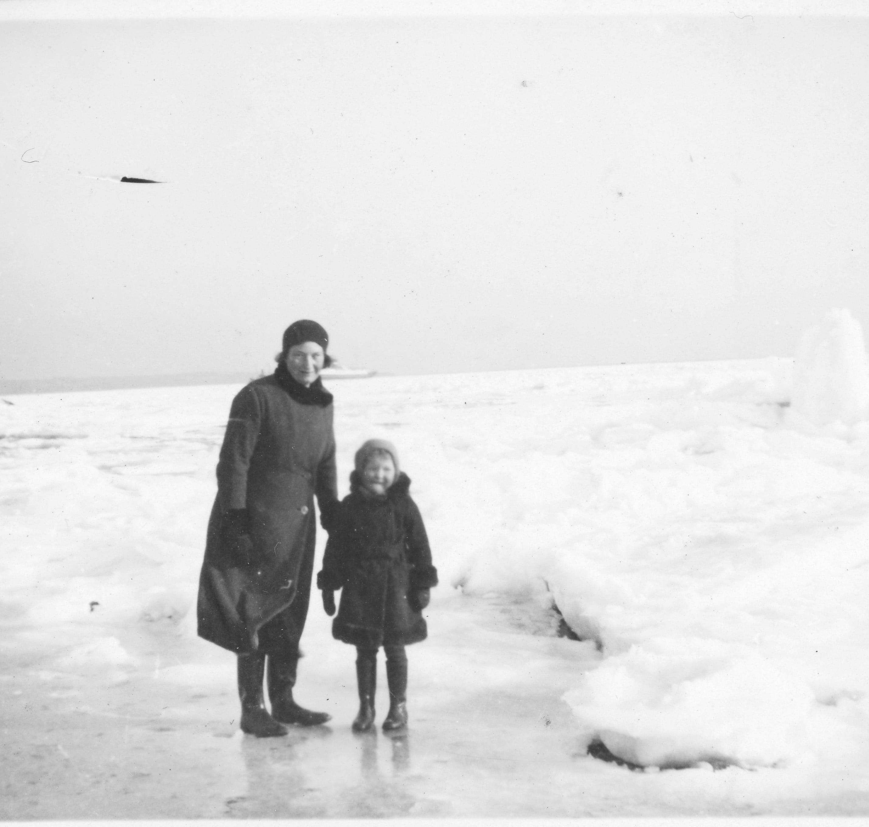 1937 Edith og Alice Kristiansen (foto Ragna Søgaard)