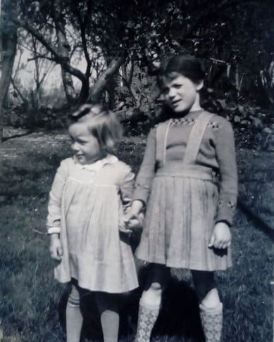 Tunø 1955 ca. Sonja Dommergaard og Anne-Marie Theilgaard.