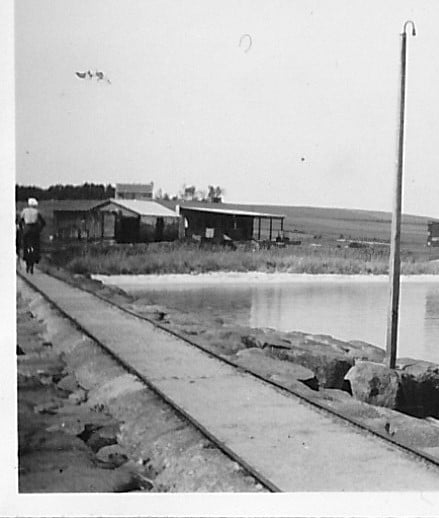 1920 ca. Tunø Havn sydmolen m. kørespor til tipvogne..